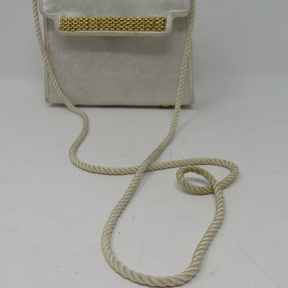 Whiting and Davis International Purse Ivory Bag - Picture 7 of 8